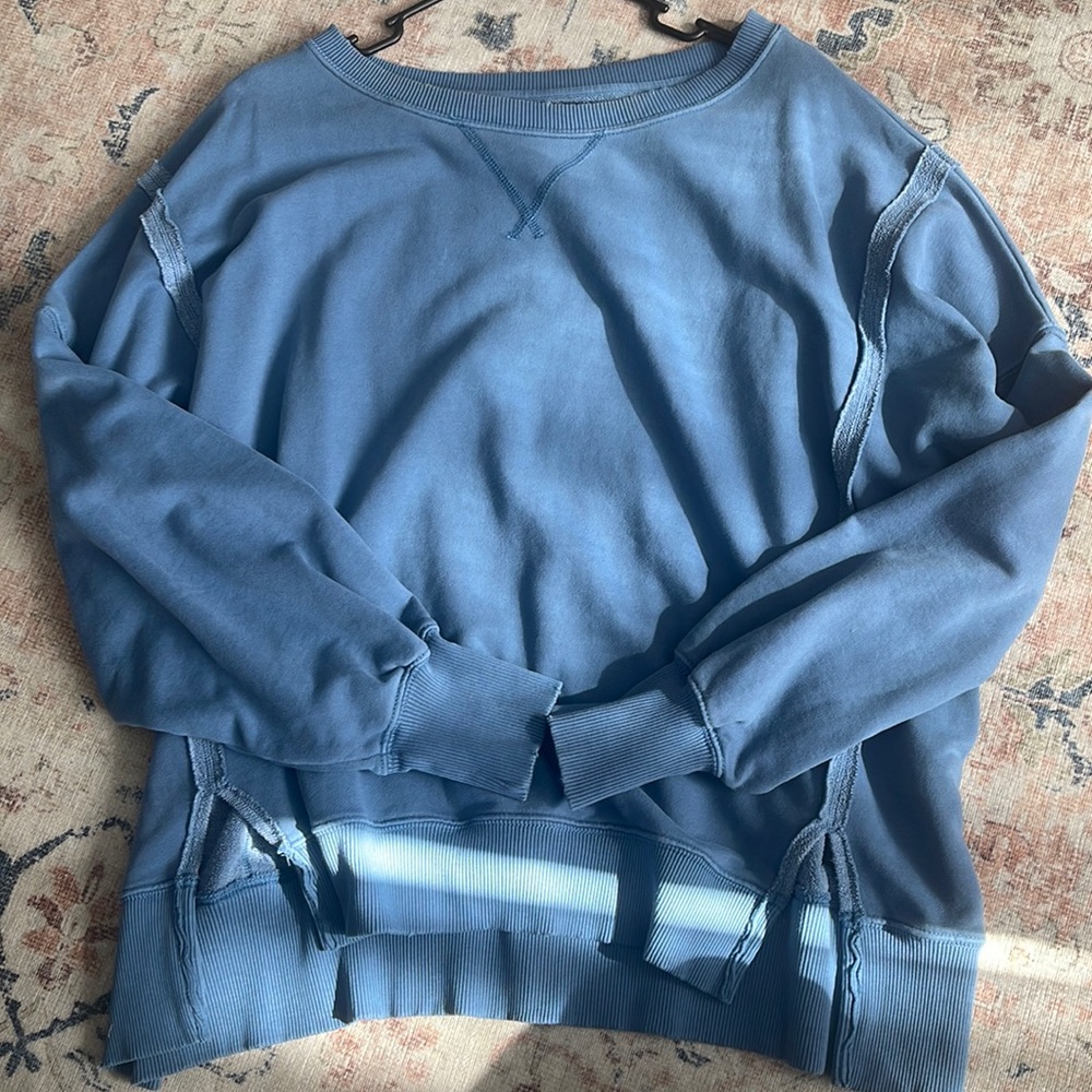 American eagle over sized sweatshirt. Size xs.